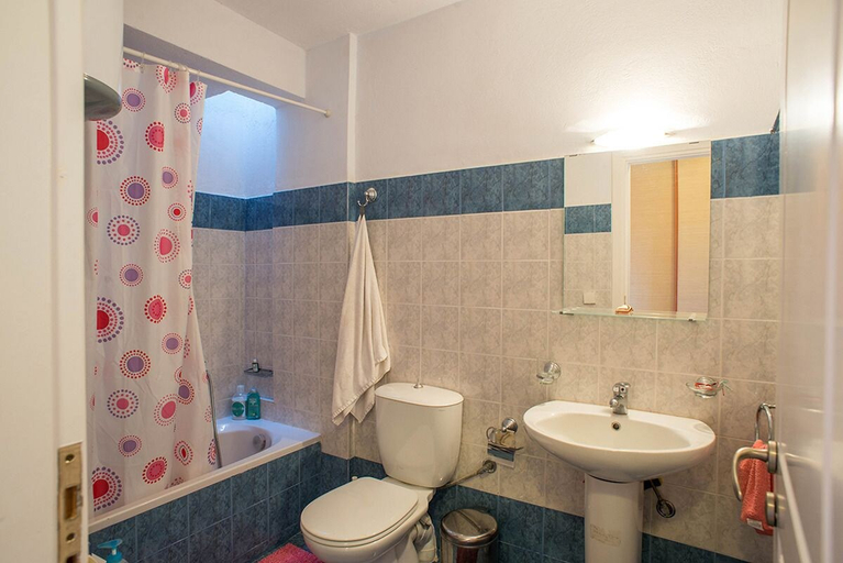 Bathroom, Kea Solemare, South Aegean