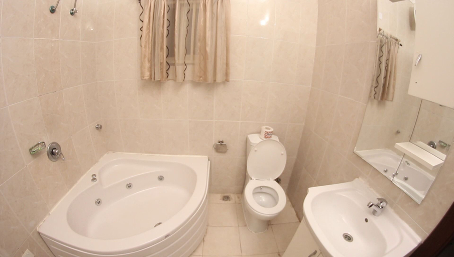 Bathroom 5, Residency Hotel Leophine House, Dunukofia