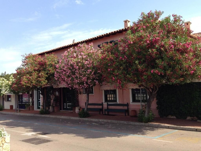 Exterior & Views 2, Domus Corallia Luxury Rooms, Olbia-Tempio