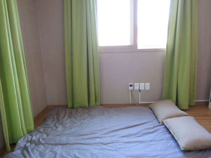 Bedroom 3, The Style Capsule Guesthouse - Hostel, Buk
