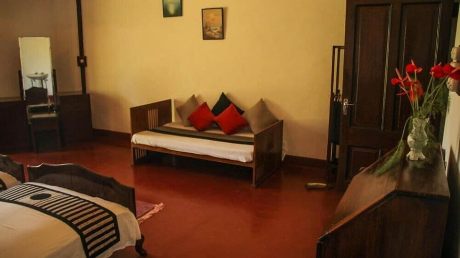 Bedroom 4, Ancoombra Tea Estate Bungalow, Poojapitiya