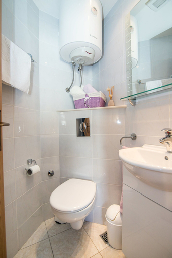 Bathroom 5, Apartments Matko, Podgora