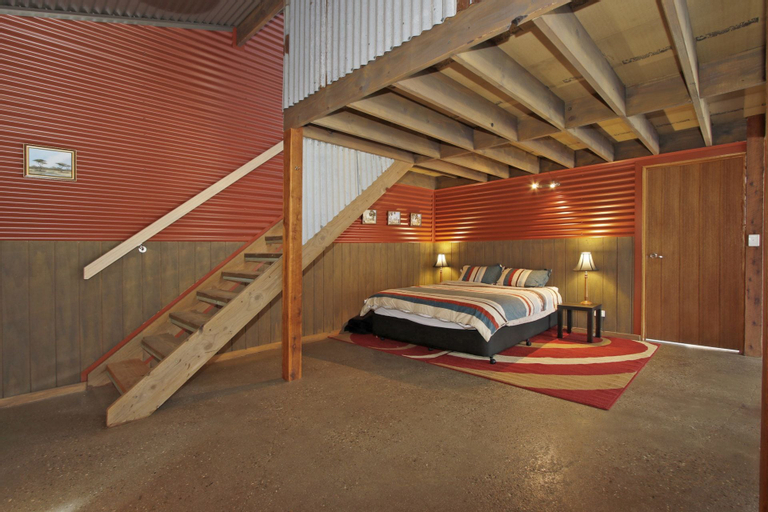Bedroom 2, Studio @ Quins Gap Retreat, Alpine - East