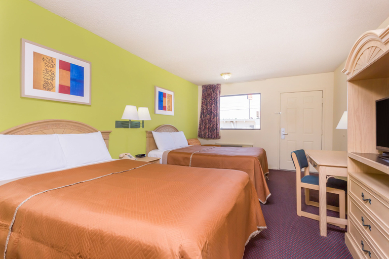 Bedroom 3, Travelodge by Wyndham Cordele, Crisp
