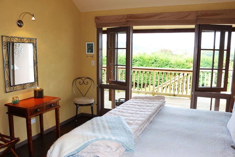 Bedroom 4, Huntington Stables Retreat Accommodation, Waipa