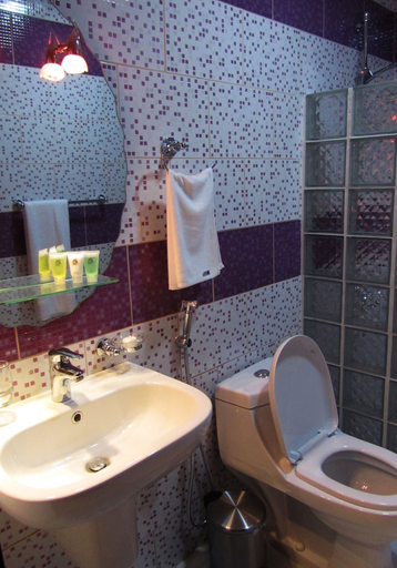 Bathroom 5, JW Inn Hotel, Al Khobar