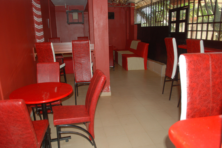 Food & Drinks 3, The REE, Thika Town