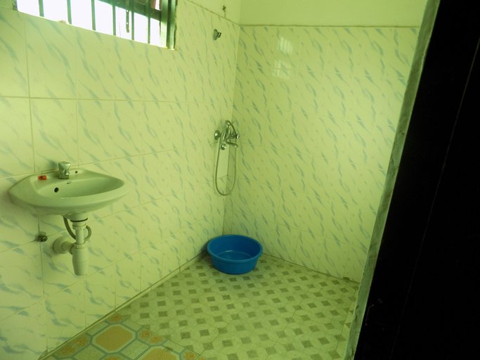 Bathroom 3, Sky Resort, Sheema