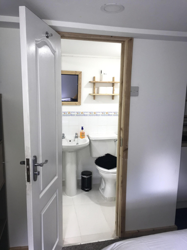 Bathroom 4, Barton Gate Farm Guesthouse, Devon