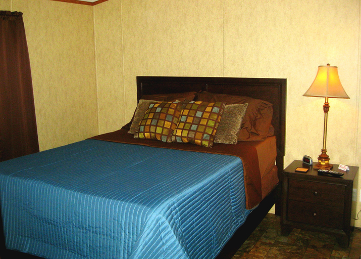 Bedroom 3, Eagle Ford Lodging, Atascosa