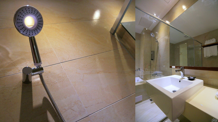 Bathroom 4, Station 100m B&B, Hualien