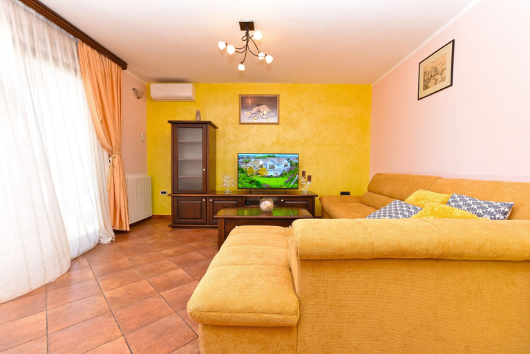 Bedroom 3, Apartment 1561, Žminj