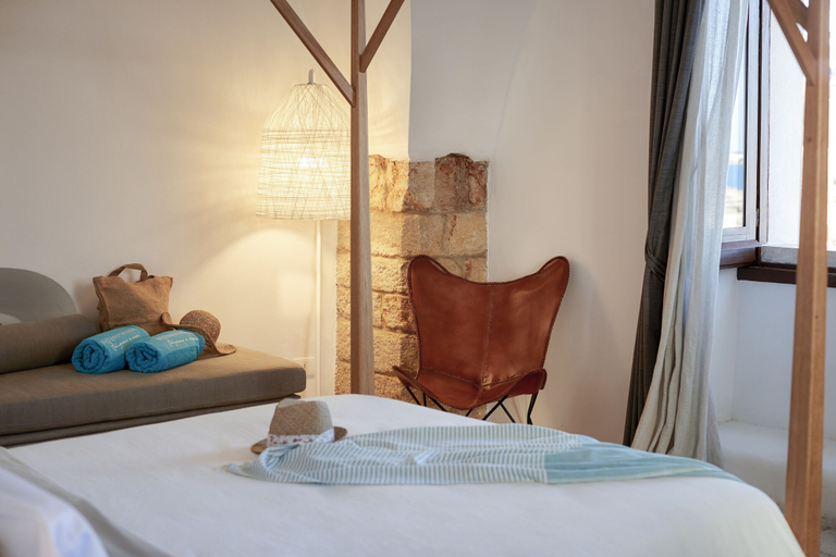 Bedroom 3, Aquamarea, Bari