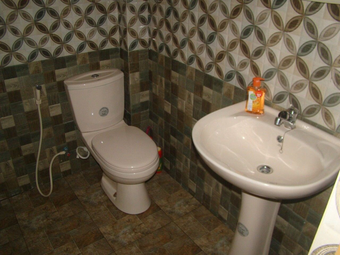 Bathroom 2, Ella Sashen Hotel, Ella