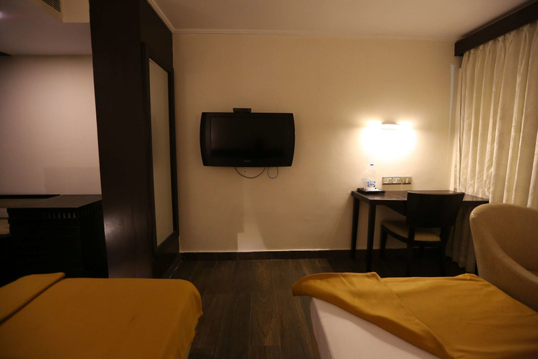 Bedroom 3, Hotel La Castle, Chennai