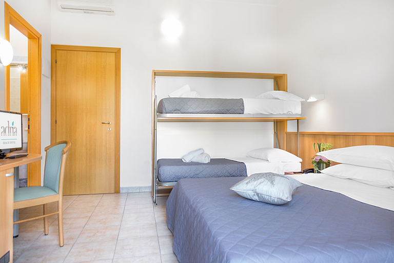 Bedroom 3, Hotel Adria, Teramo
