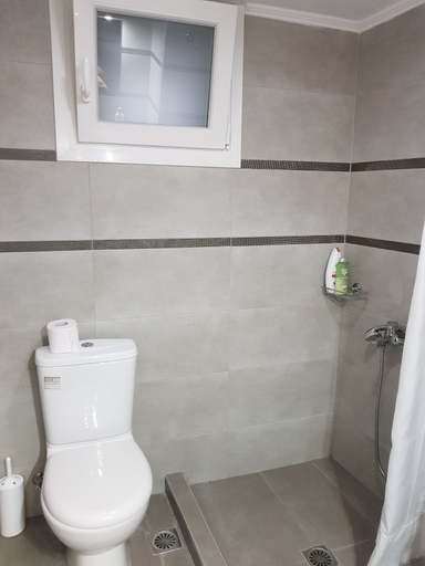 Bathroom 4, Heraklion Old Port Apartments, Crete