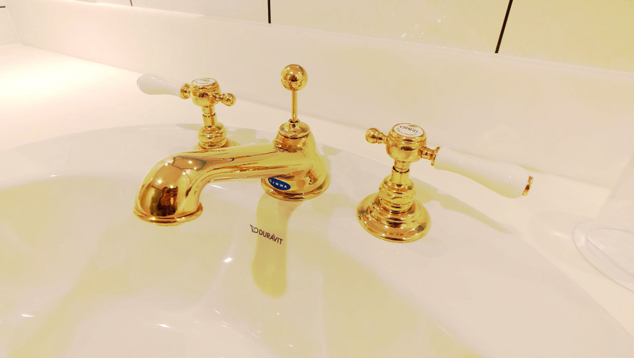 Bathroom 4, La Krasse Angelroad, Tonoshō