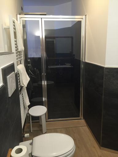 Bathroom 4, Hotel Chaberton, Torino