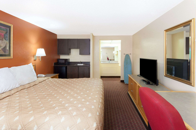 Bedroom 3, Knights Inn Tucker, DeKalb