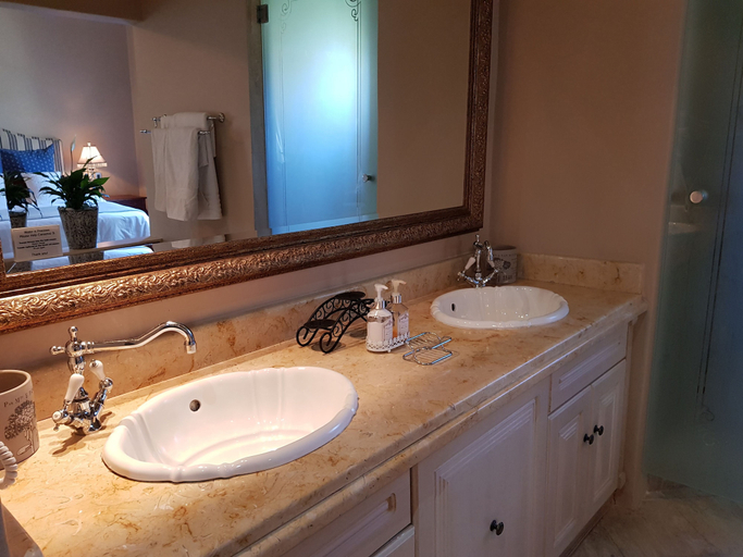 Bathroom 4, Cabriere d'Afrique Luxury Villa, Cape Winelands