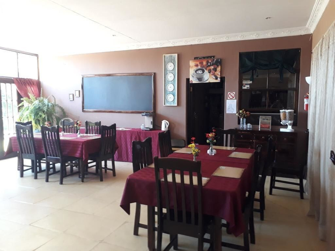 Food & Drinks 5, The Guest House, Gert Sibande