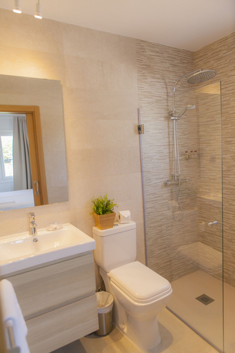 Bathroom 4, Hotel Novomar, Cádiz