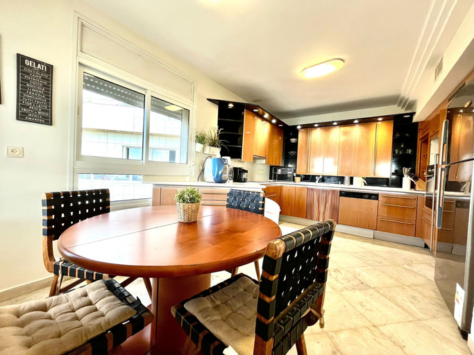 Food & Drinks, Luxurious Sea View 3BR Pool Spa and Gym