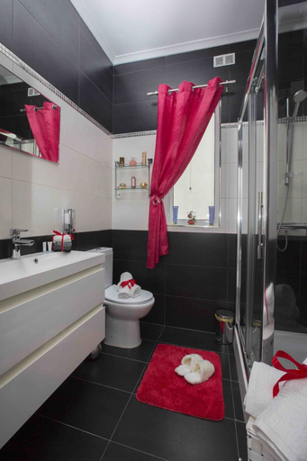 Bathroom 4, Luxury 2 Bed Apartment
