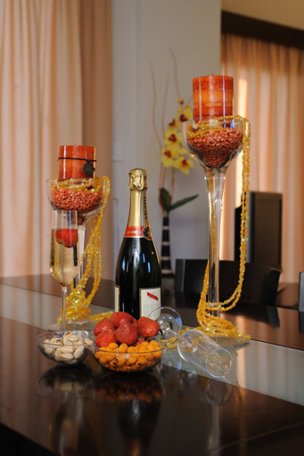 Food & Drinks, Vineland Holiday Villas