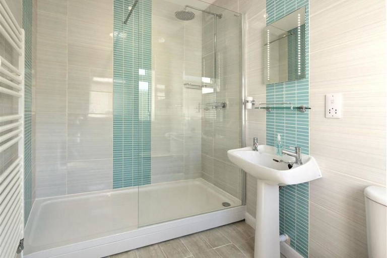 Bathroom 3, Green Door - Lower Tregudda, Cornwall