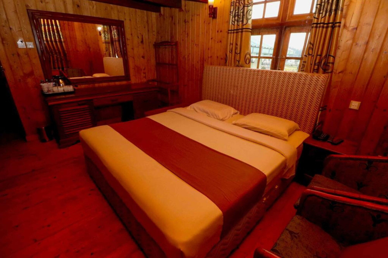Bedroom 3, Alpine Hotel, Nuwara Eliya