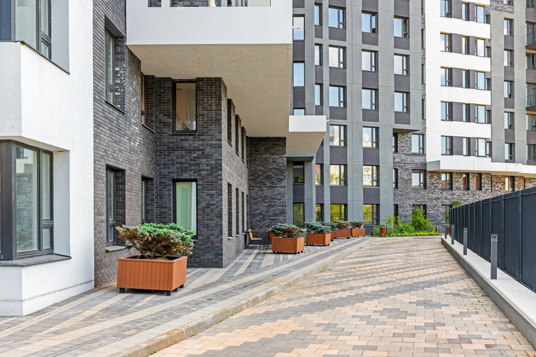 Exterior & Views 2, Apartment on Butlerova 7B, Western