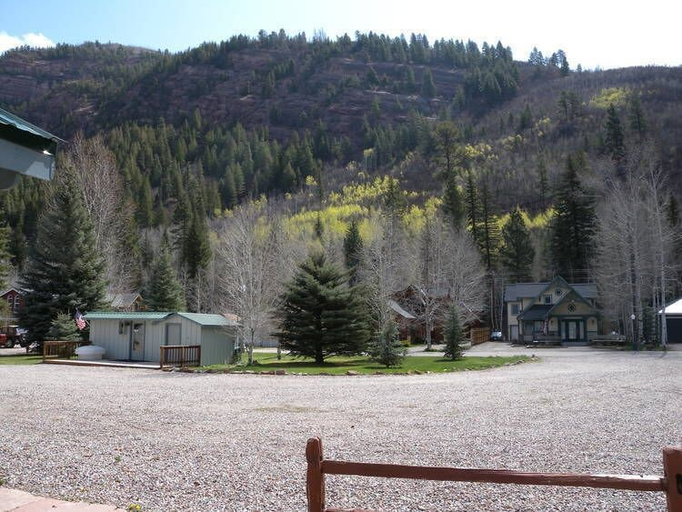 Exterior & Views 2, Redstone Cliffs Lodge, Pitkin