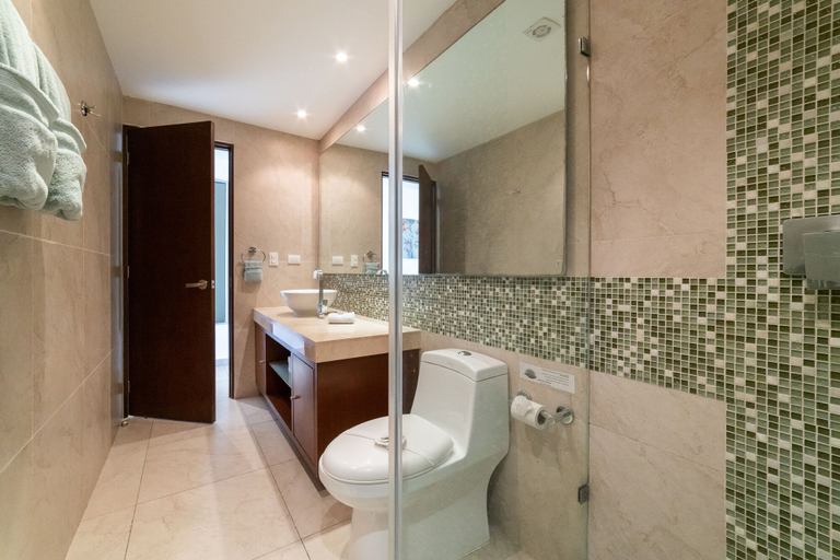 Bathroom 4, Skyline 24th by Playa Paradise, Cozumel