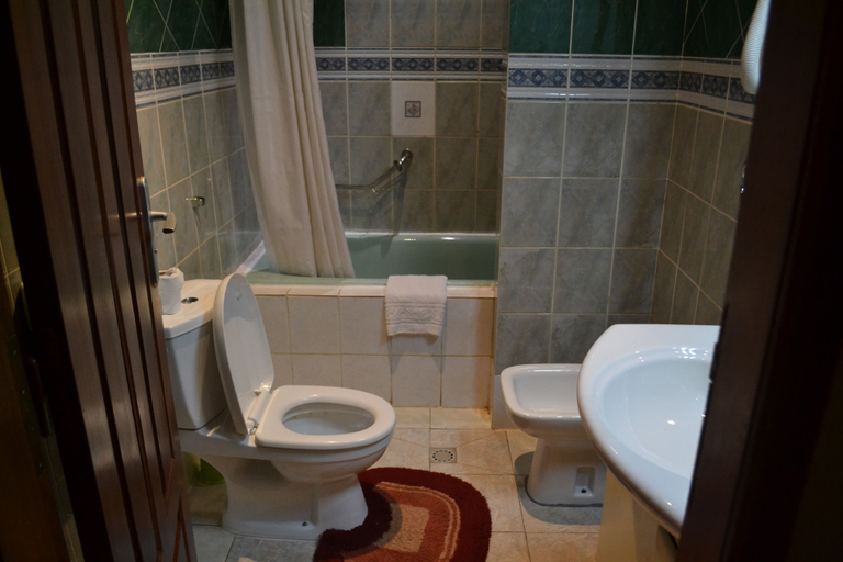 Bathroom 3, Le Luxtral Hôtel, Mfoundi