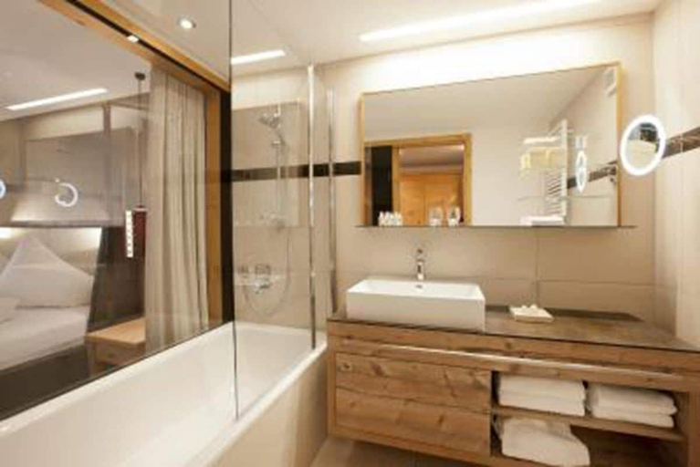 Bathroom 4, Hotel Walliserstube, Bregenz