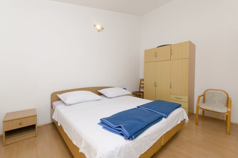 Bedroom 2, Apartments Biserka, Primošten