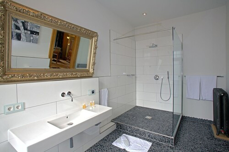 Bedroom 5, Hotel 1782, Remscheid
