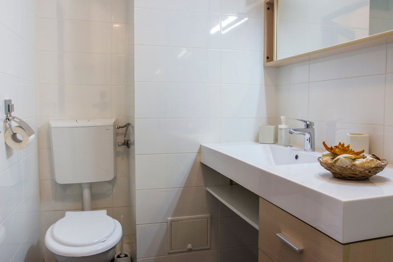 Bathroom 3, Tineretului 20 by MRG Apartments, Municipiul Bucuresti