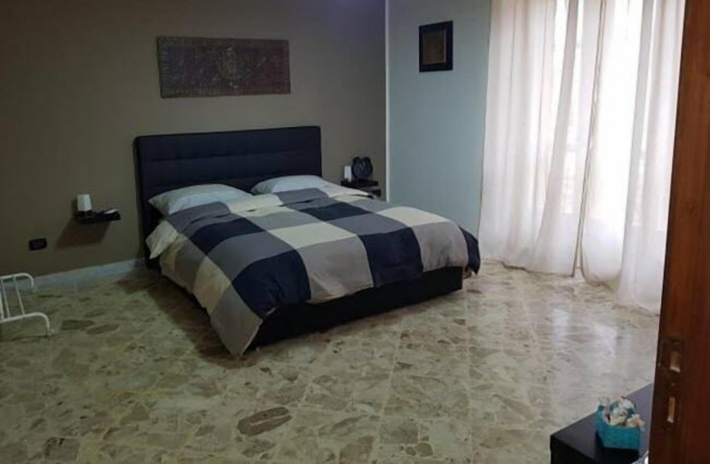 Bedroom 4, B&B In Centro 33 Home, Salerno