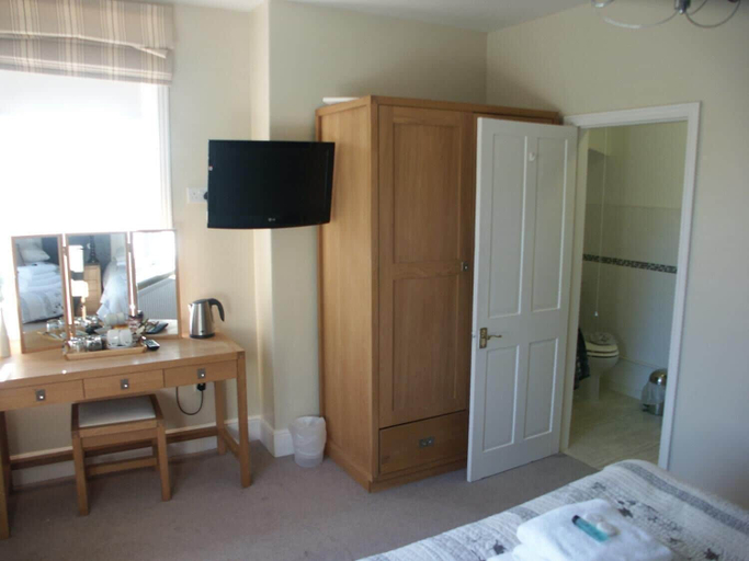 Bedroom 2, Beggar's Knap, Dorset