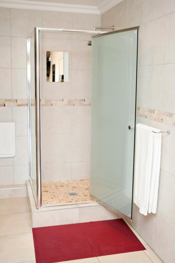 Bathroom 3, Aloes No.21, eThekwini