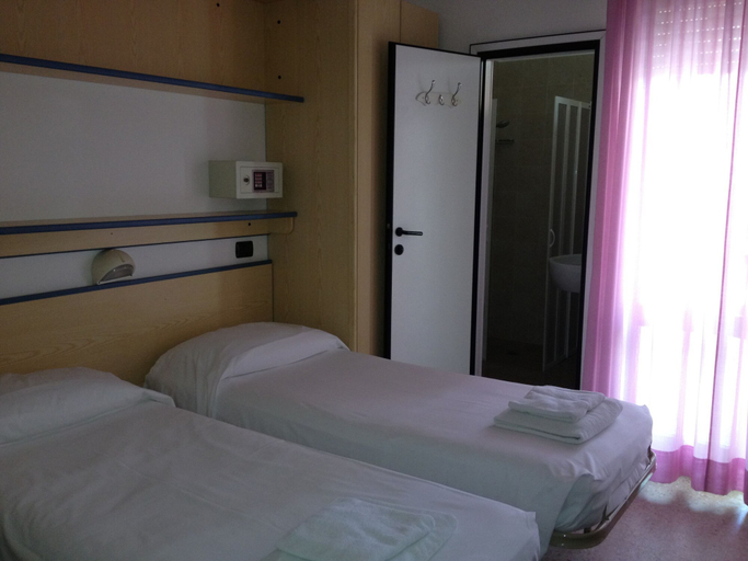 Bedroom 3, Trocadero, Rimini