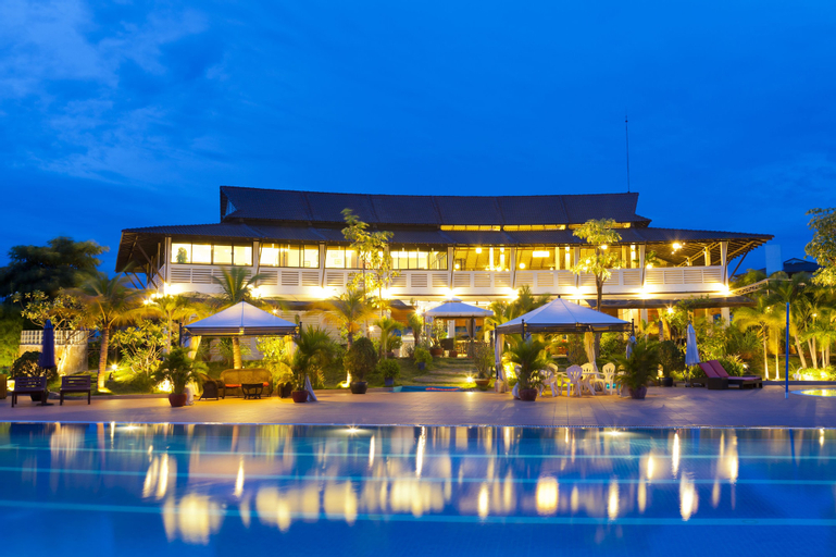 Cambodian Country Club, Ruessei Kaev