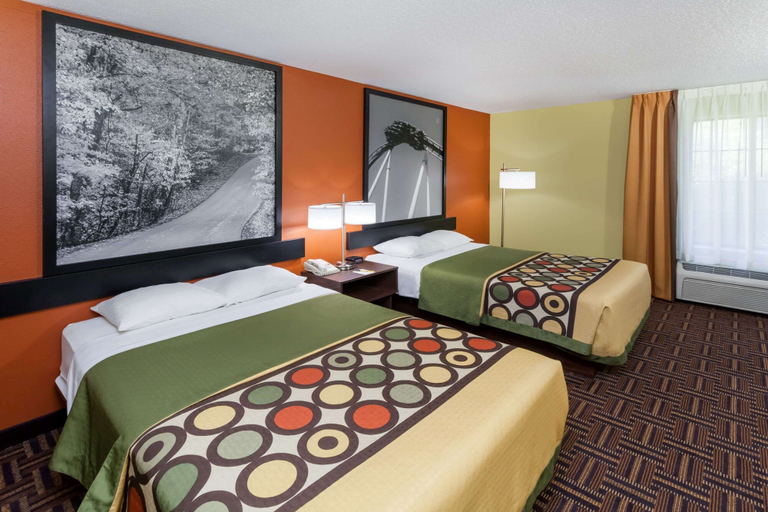 Bedroom 2, Super 8 by Wyndham Rochester, Fulton
