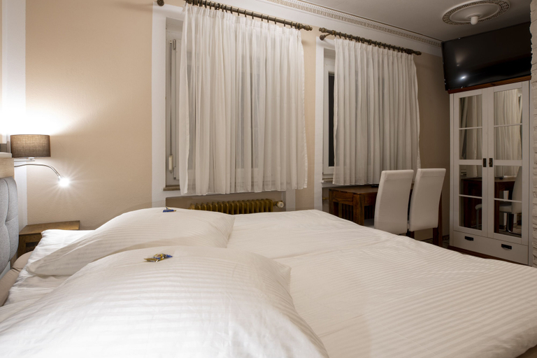 Bedroom 3, Hotel Restaurant Meteora, Tübingen