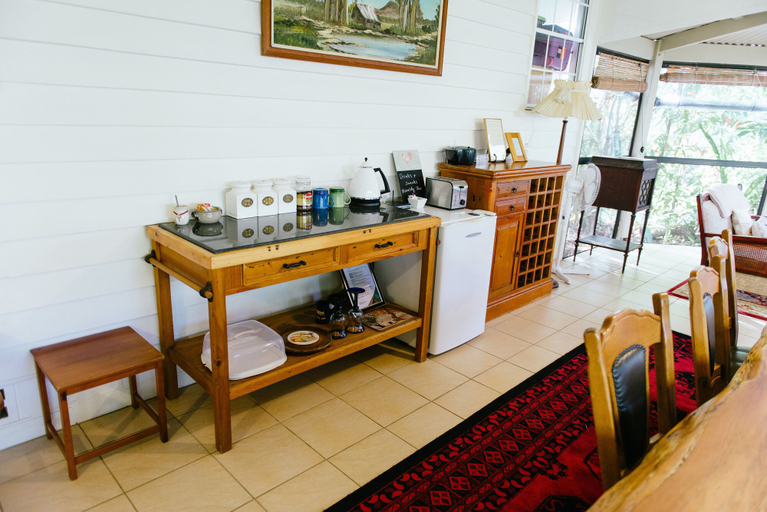 Food & Drinks 4, Blackwattle Farm B&B and Farm Stay, Caloundra - Rail Corridor
