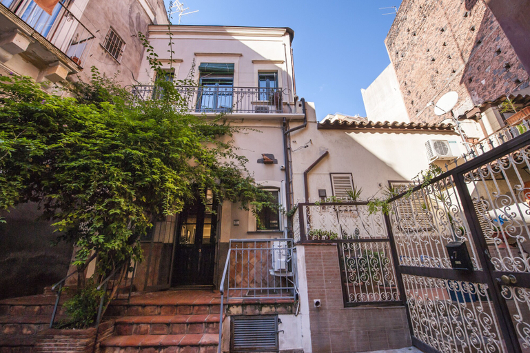 Exterior & Views 2, Ferrini Home Piazza Trento, Catania
