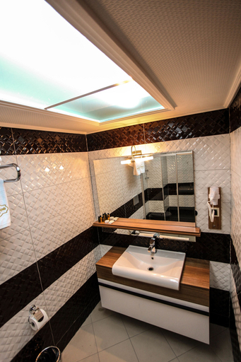 Bathroom 4, Grand Akcali Hotel, İskenderun